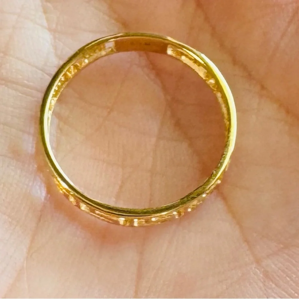 18k Gold Geometric Pattern Ring Accessory - Picture 2 of 3